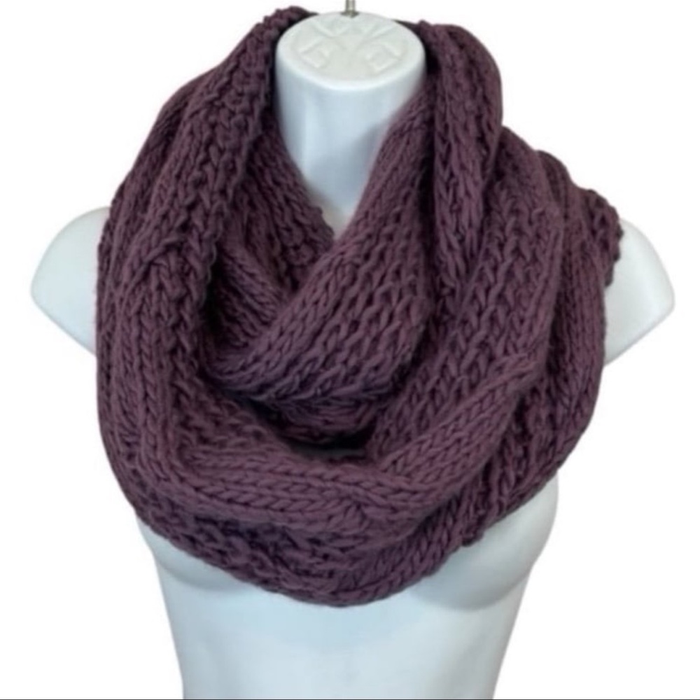 Tickled Pink Chunky Cable Knit Infinity Scarf